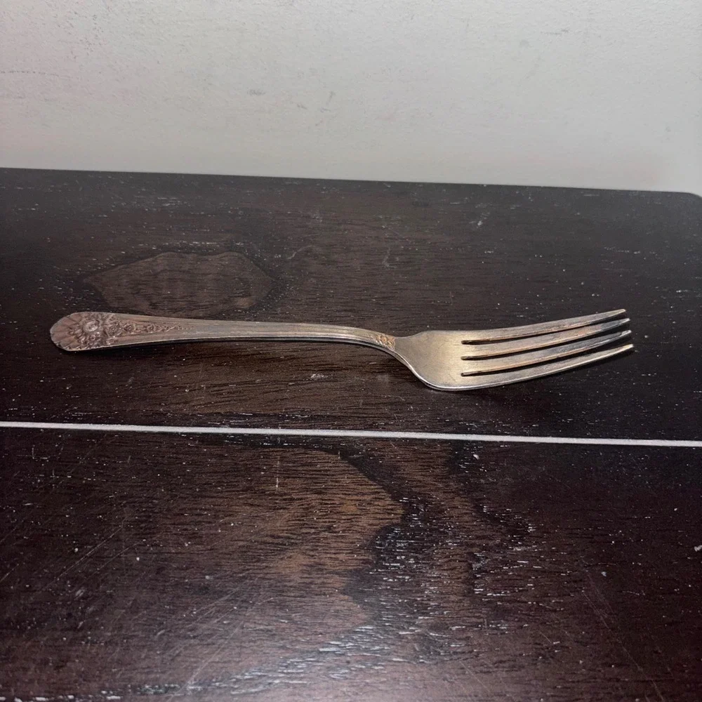 Vintage | Oneida Community Par Plate | Silverware | One Fork |‎ 7 Inch